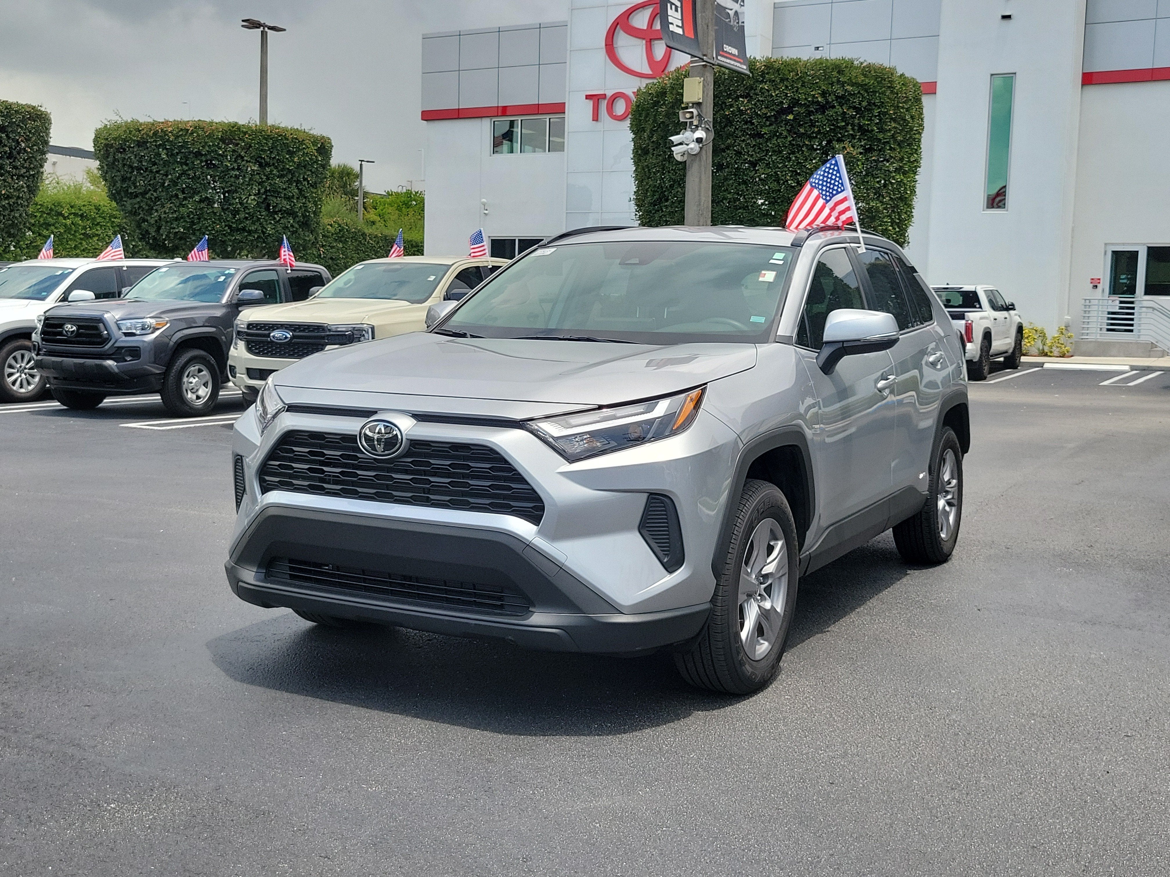 2025 Toyota RAV4 Hybrid LE