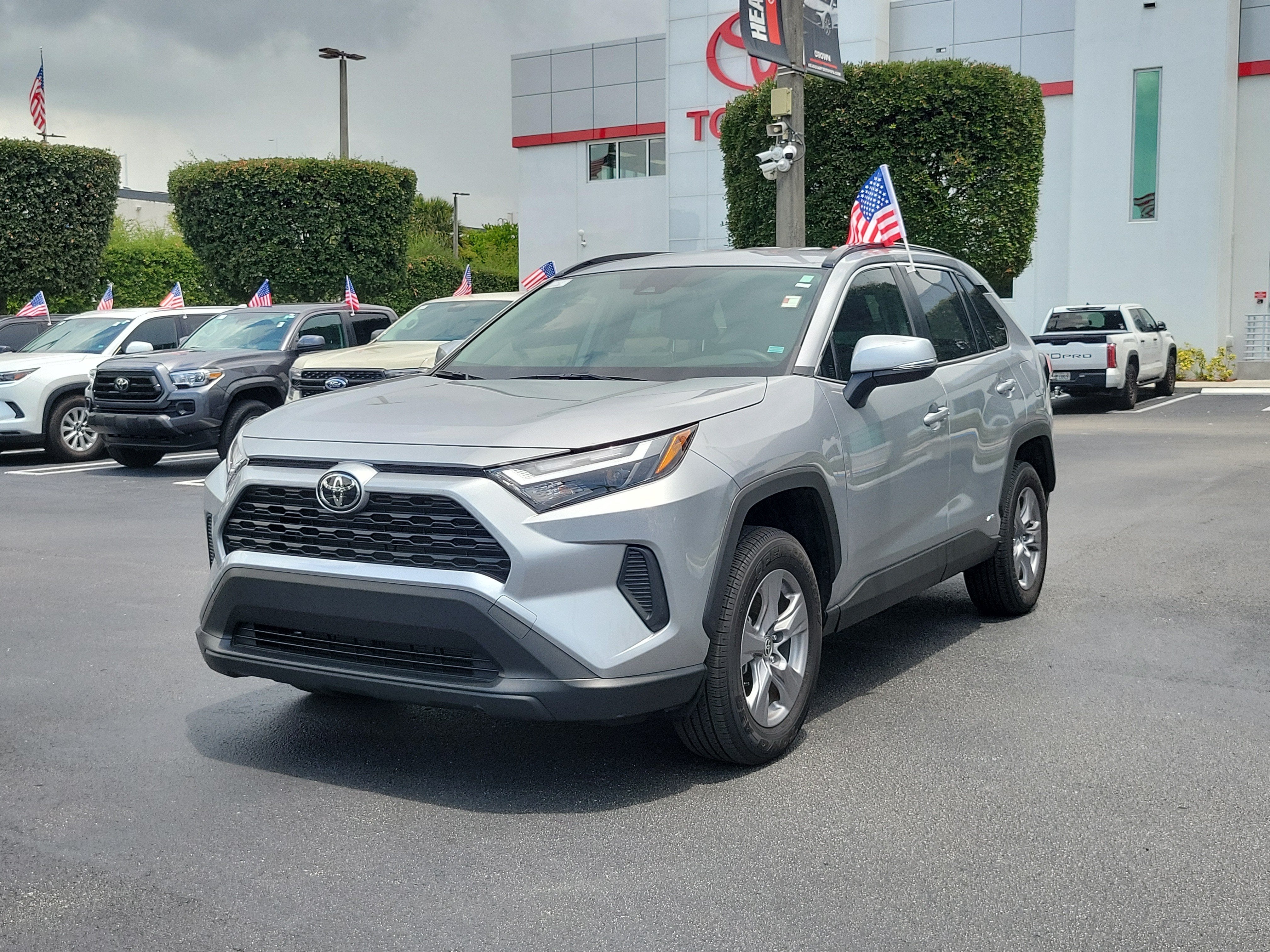 2025 Toyota RAV4 Hybrid LE