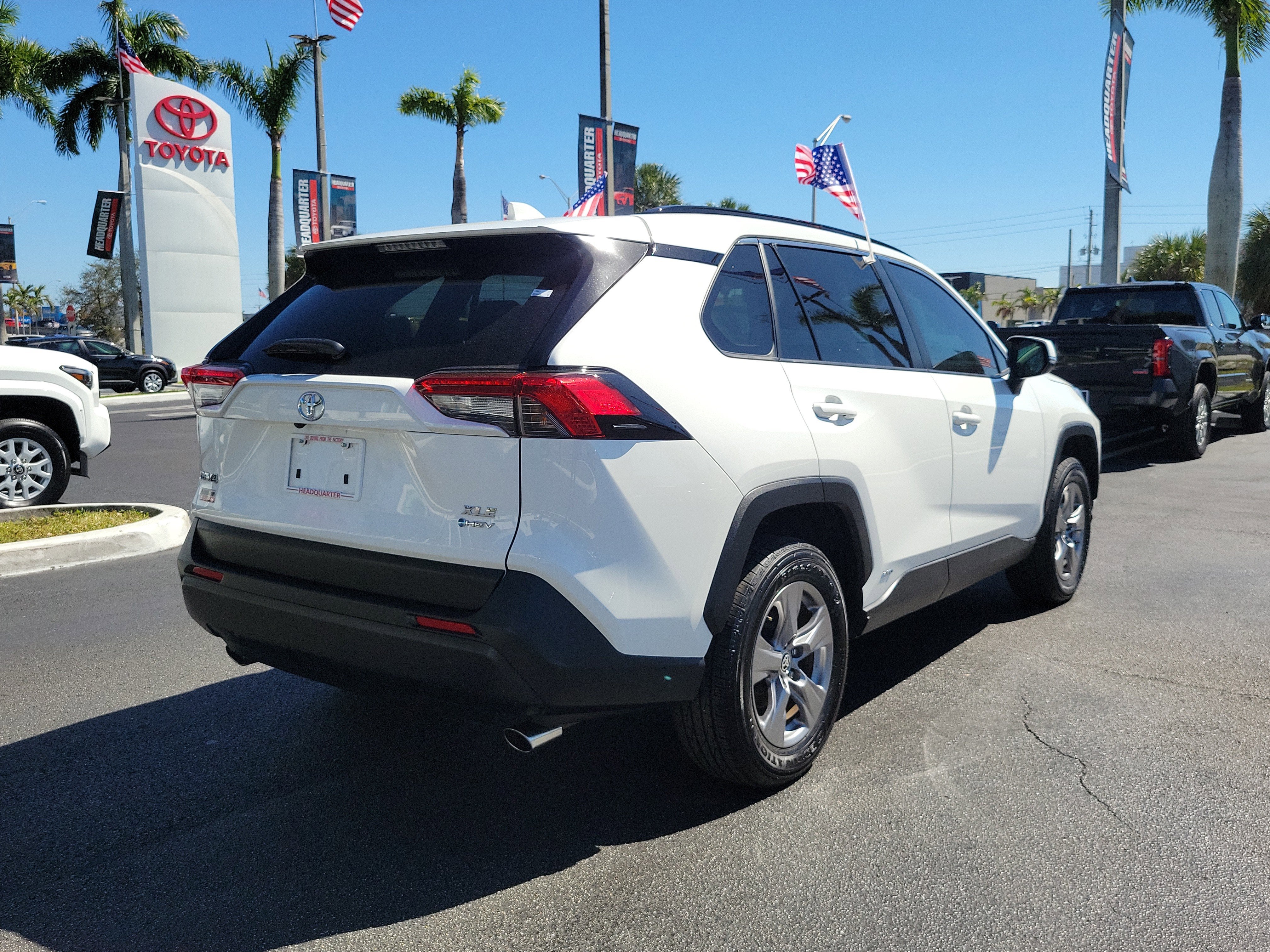 2025 Toyota RAV4 Hybrid XLE