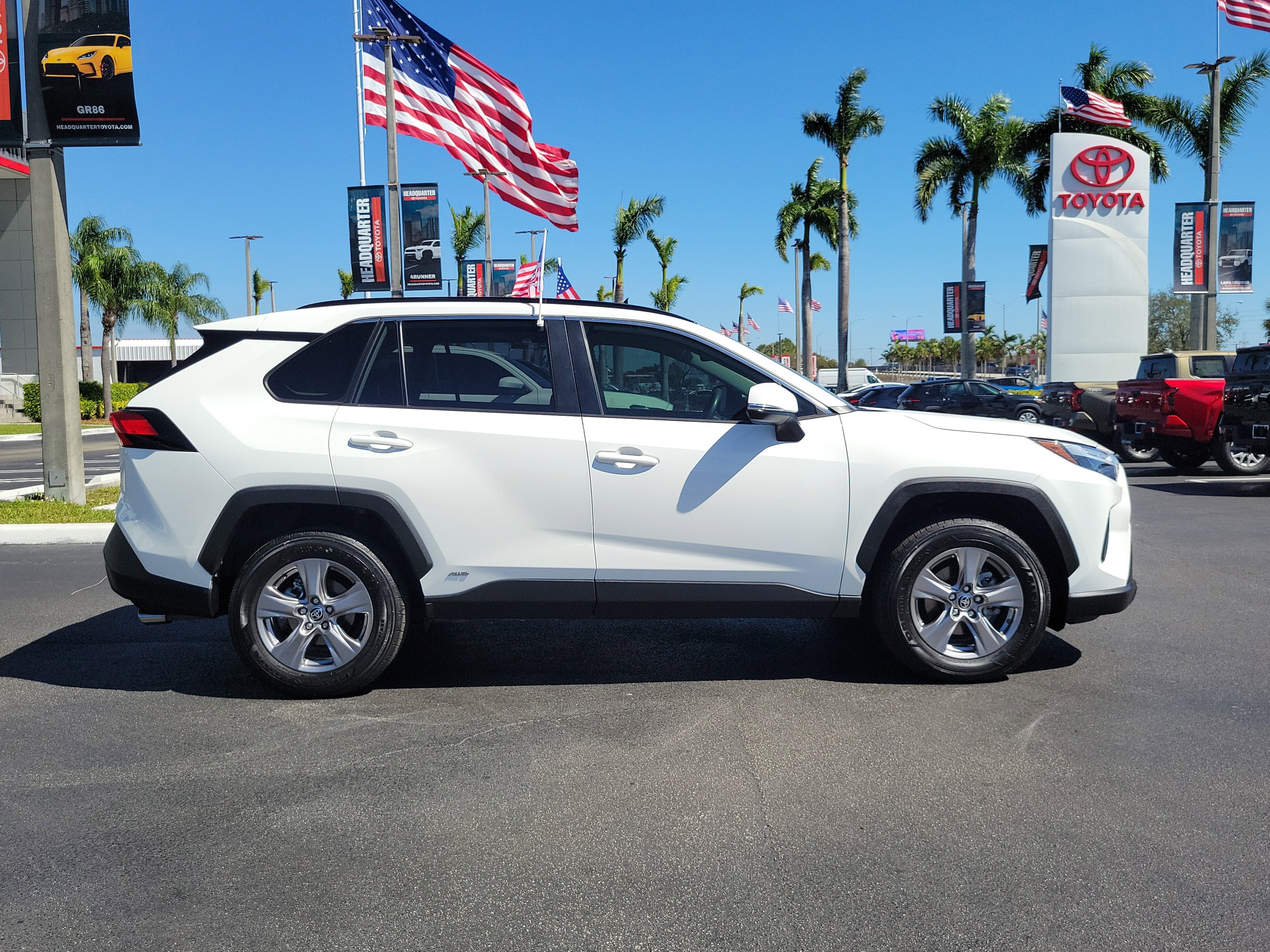 2025 Toyota RAV4 Hybrid XLE