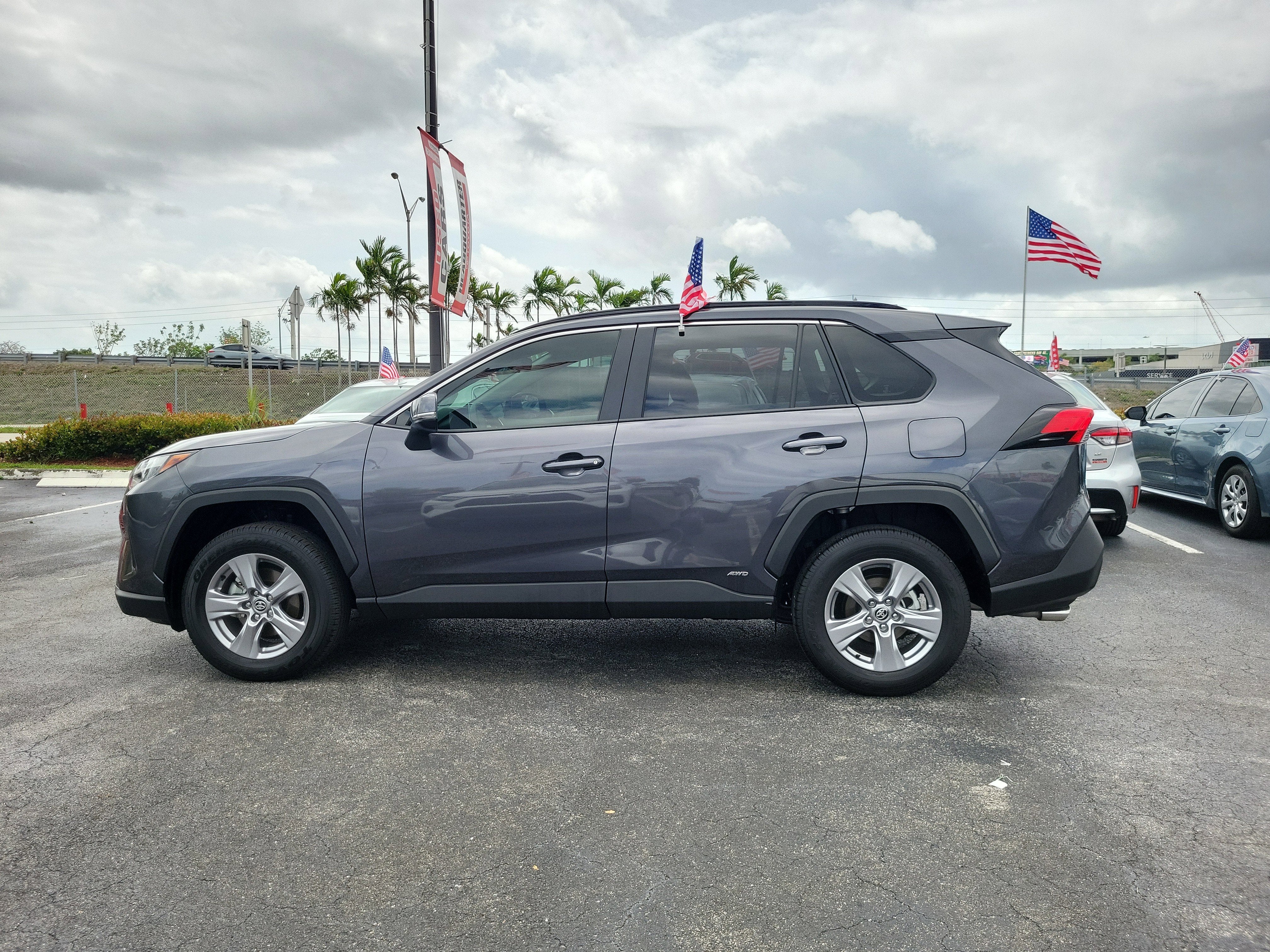 2025 Toyota RAV4 Hybrid XLE