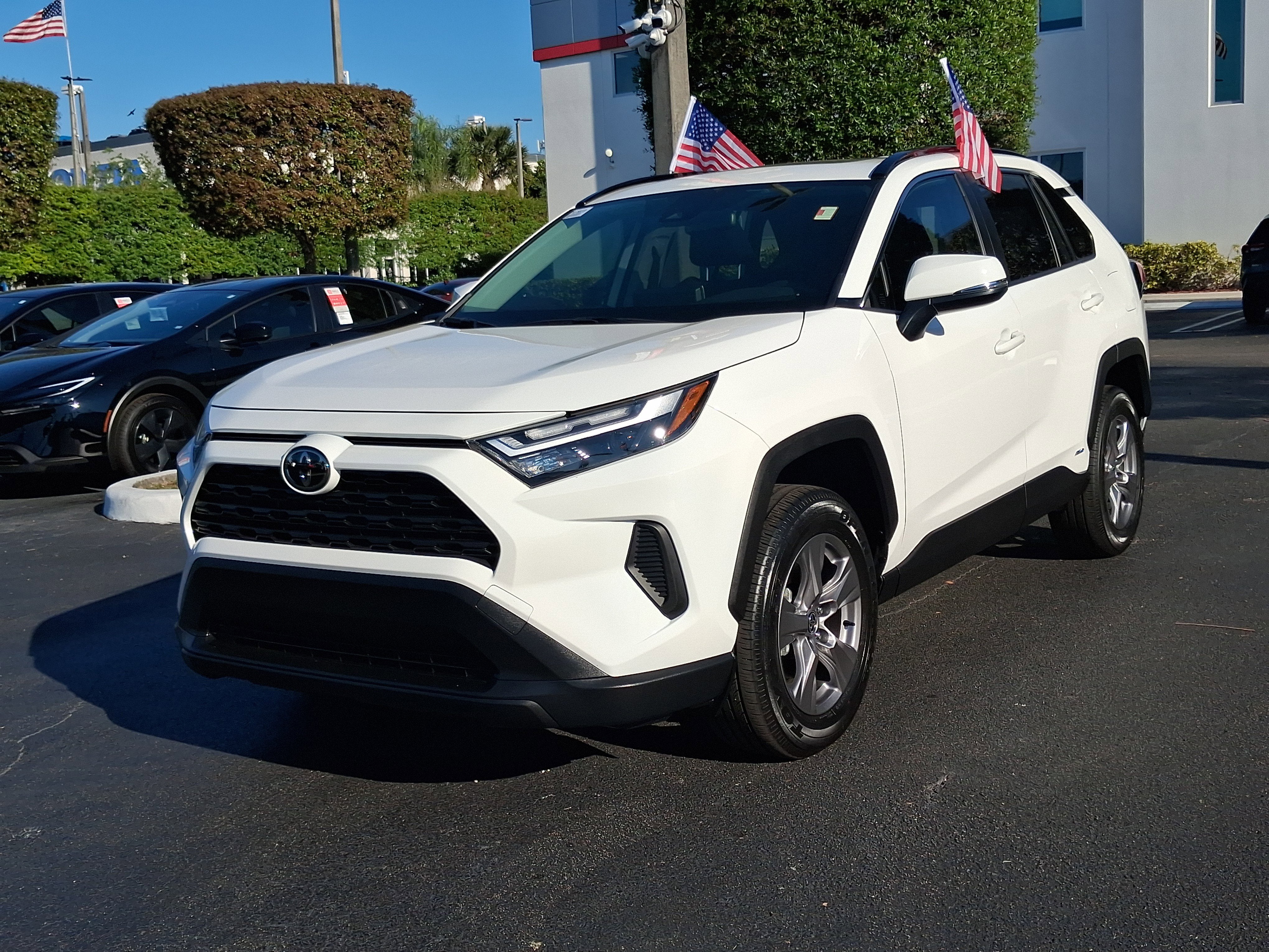 2025 Toyota RAV4 Hybrid XLE