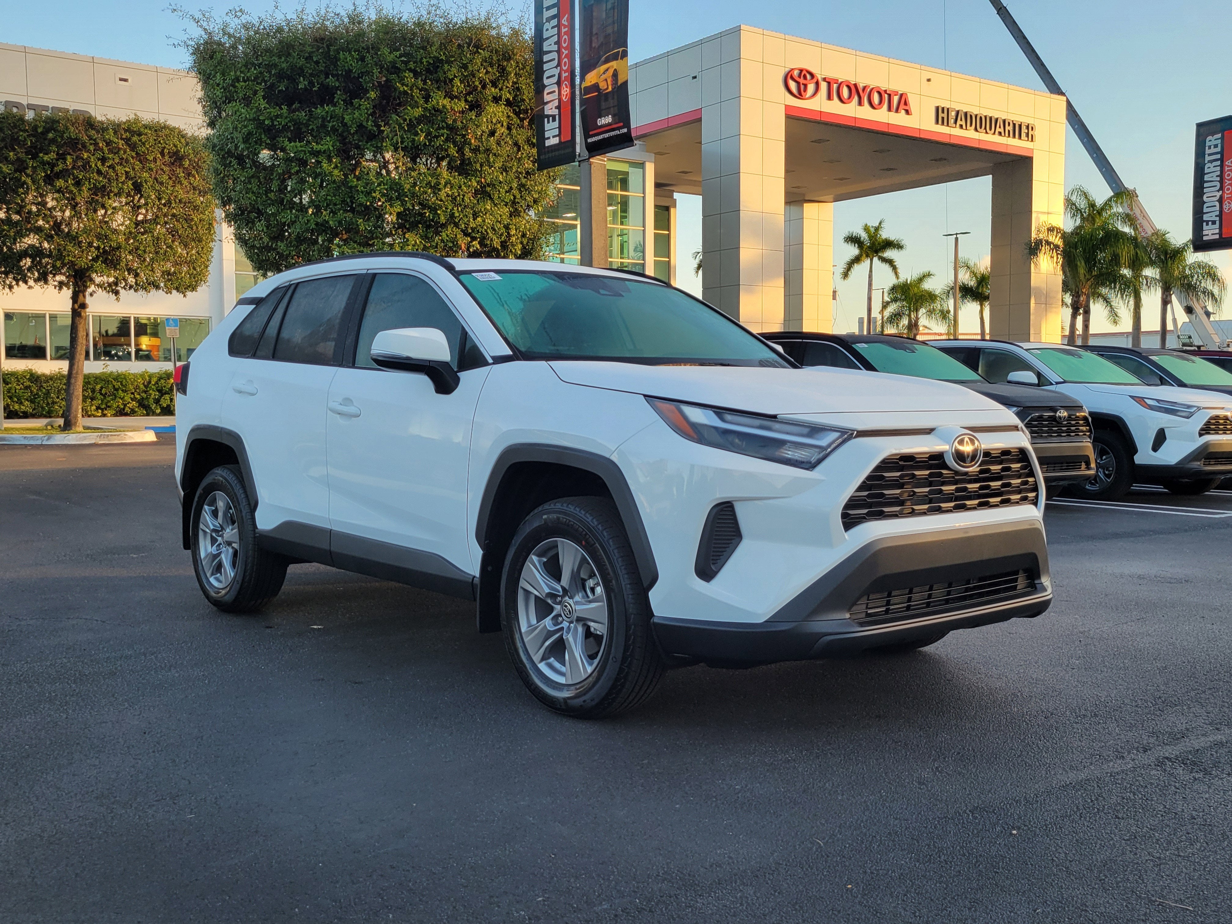 2025 Toyota RAV4 XLE