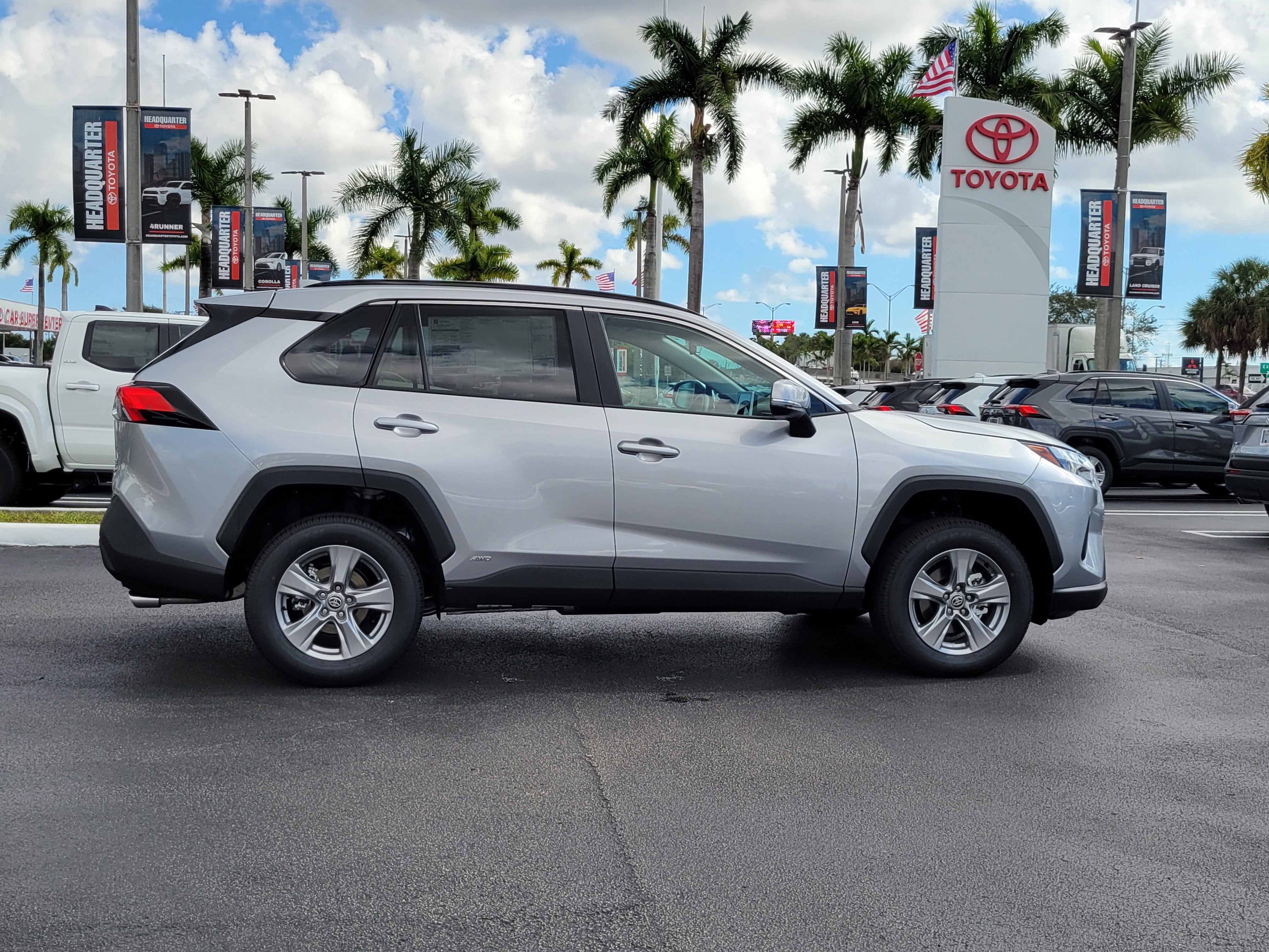 2025 Toyota RAV4 XLE