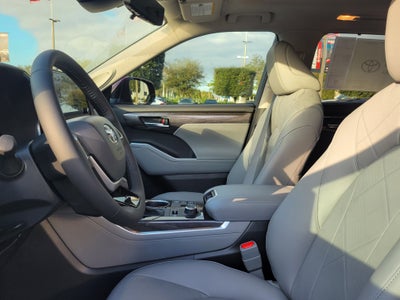 2026 Toyota Highlander Platinum