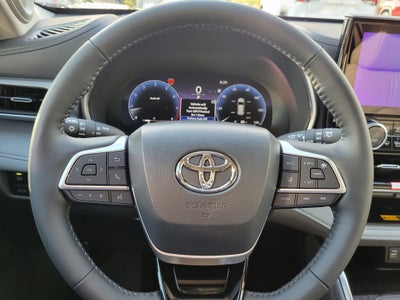 2026 Toyota Highlander Platinum