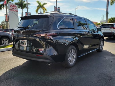 2026 Toyota Sienna XLE