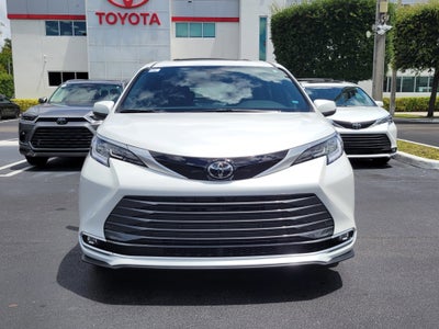 2026 Toyota Sienna Limited