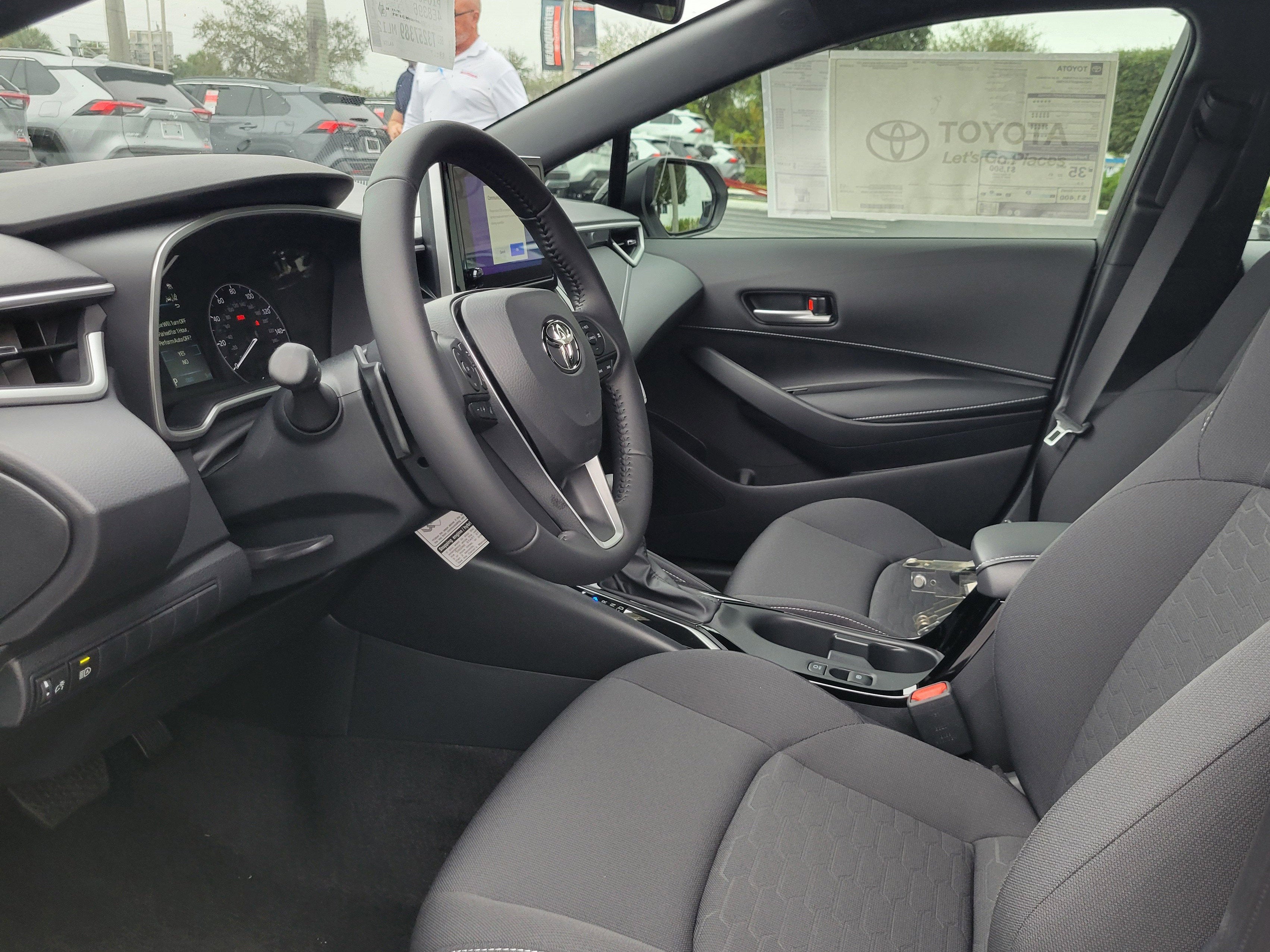 2026 Toyota Corolla Hatchback SE