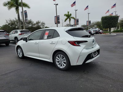 2026 Toyota Corolla Hatchback SE